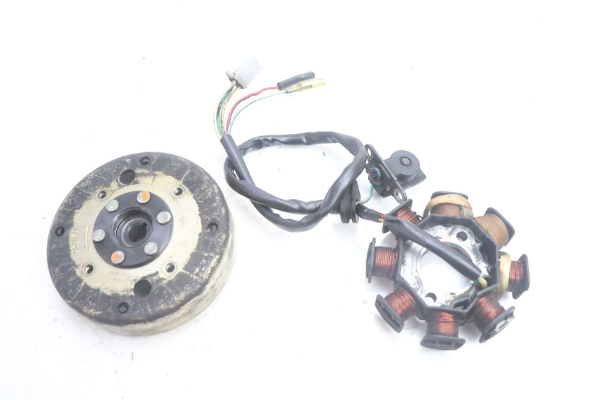 photo de ROTOR STATOREN PEUGEOT KISBEE 4T 50 (2010 - 2017) - Hoofdaanzicht