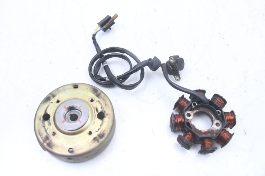 photo de ROTOR STATOREN KYMCO DINK 4T 50 (2007 - 2018) - Detail van het onderdeel