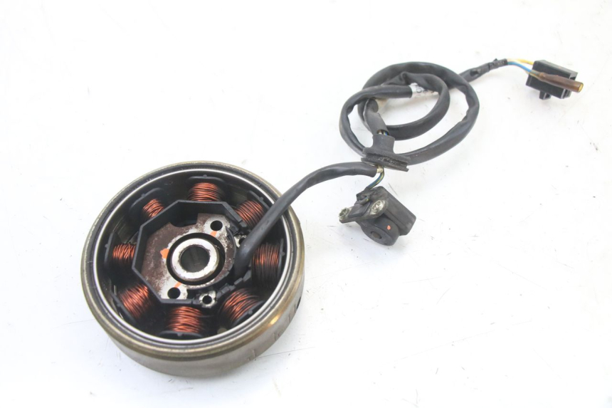 photo de ROTOR STATOREN KYMCO DINK 4T 50 (2007 - 2018) - Andere kijkhoek