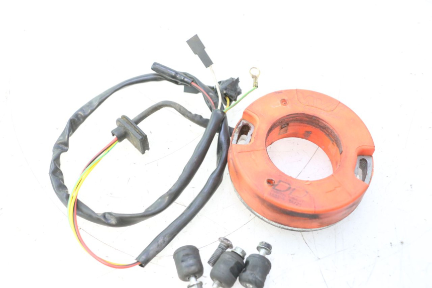 photo de ROTOR STATORE PEUGEOT LUDIX BLASTER 50 (2006 - 2014) - Markeringen en referenties