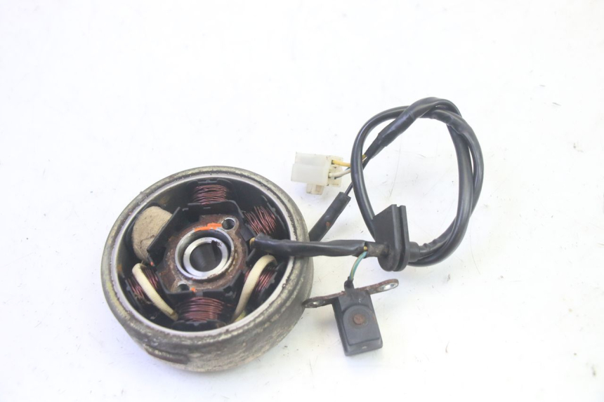 photo de ROTOR STATORE PEUGEOT LUDIX 50 (2008 - 2017) - Andere kijkhoek