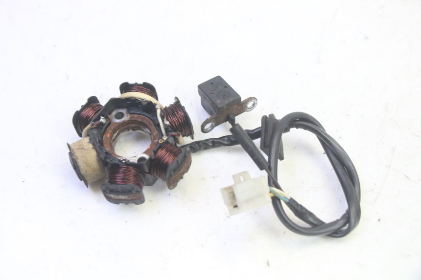 photo de ROTOR STATORE PEUGEOT LUDIX 50 (2008 - 2017) - Bevestigingspunten