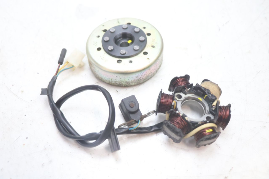 photo de ROTOR STATORE PEUGEOT LUDIX 50 (2005 - 2007) - Hoofdaanzicht