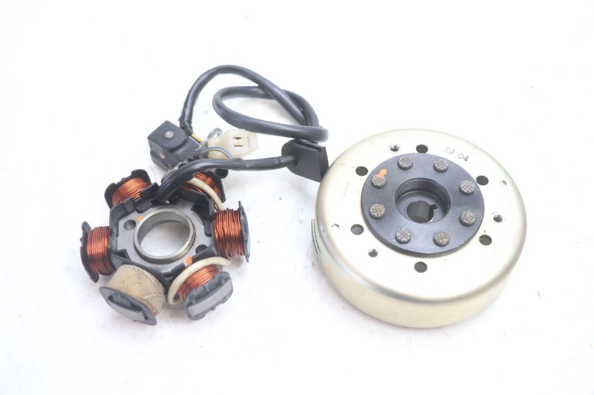photo de ROTOR STATOREN PEUGEOT LUDIX ONE 14P 50 (2004 - 2013) - Hoofdaanzicht