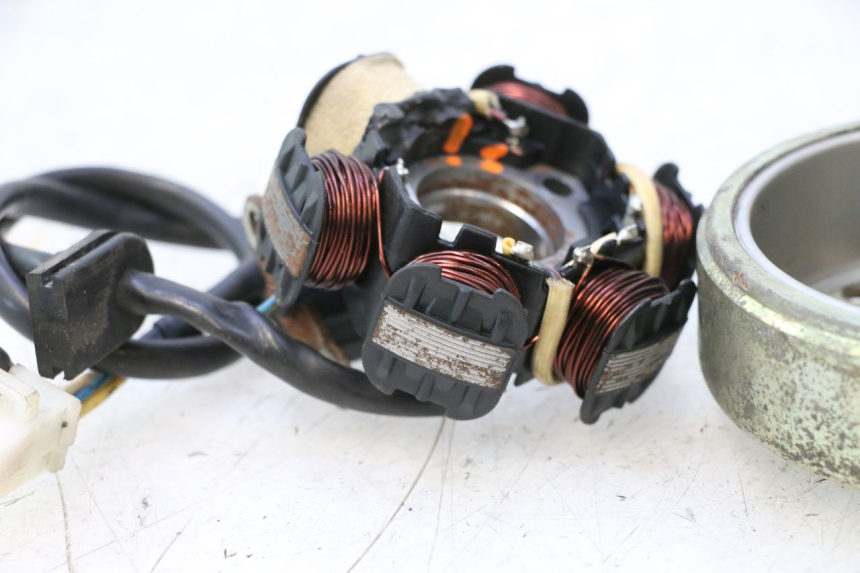 photo de ROTOR STATOREN PEUGEOT LUDIX ONE 50 (2004 - 2013) - Zoom op componenten