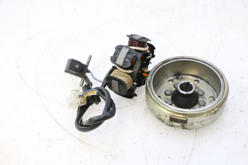 photo de ROTOR STATOREN PEUGEOT LUDIX ONE 50 (2004 - 2013) - Andere kijkhoek