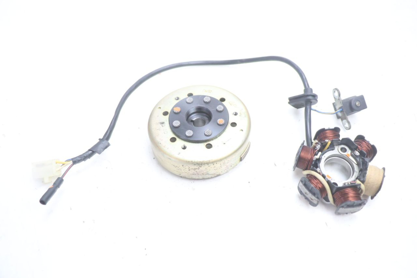 photo de ROTOR STATOREN PEUGEOT LUDIX ONE 50 (2004 - 2006) - Hoofdaanzicht