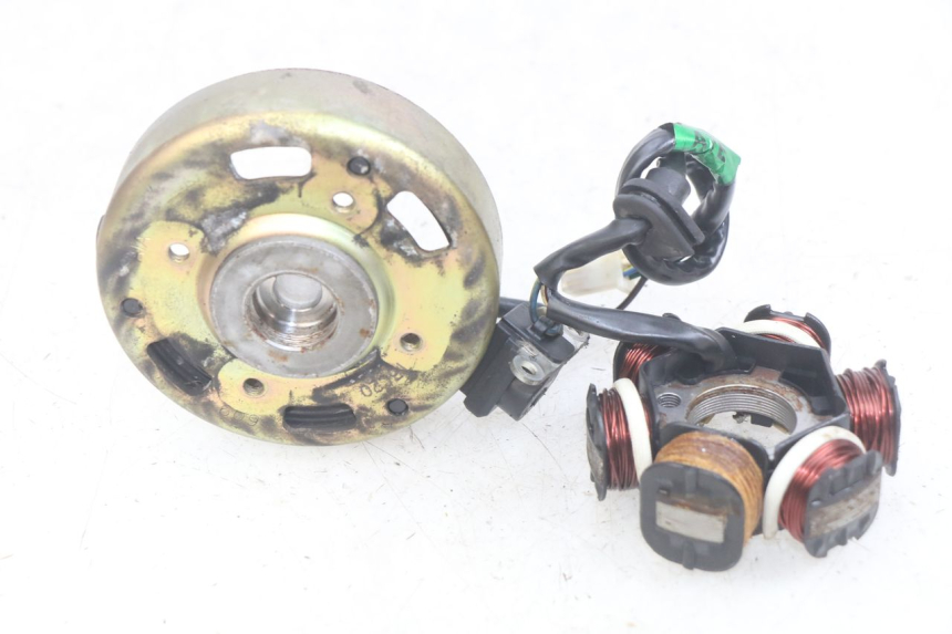 photo de ROTOR STATOREN SYM MIO 50 (2011 - 2017) - Andere kijkhoek