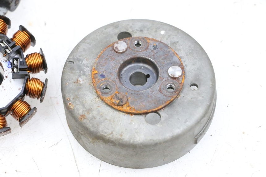 photo de ROTOR STATOREN YAMAHA NEO'S NEOS 2T 50 (1998 - 2007) - Kenmerkende details