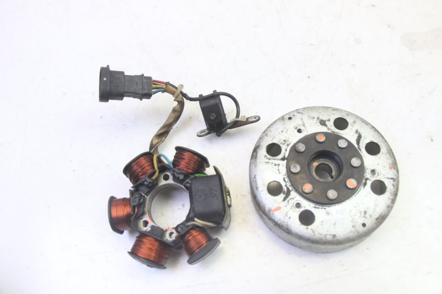 photo de ROTOR STATOR PIAGGIO NEW TYPHOON 50 (2010 - 2017) - Hoofdaanzicht