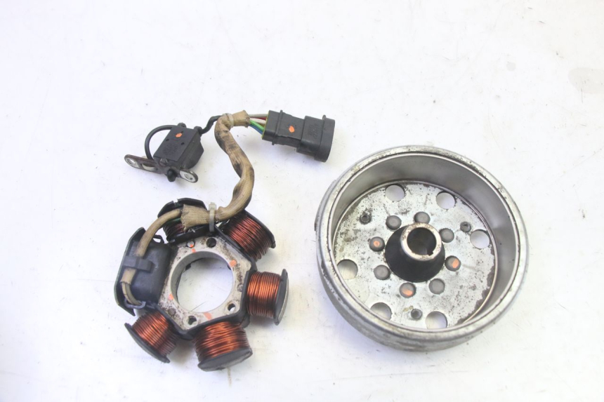 photo de ROTOR STATOR PIAGGIO NEW TYPHOON 50 (2010 - 2017) - Detail van het onderdeel