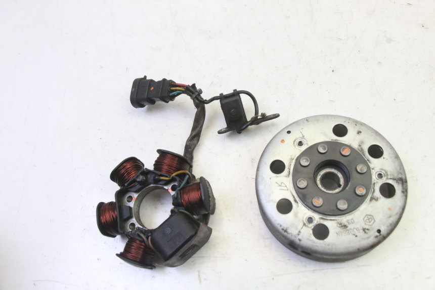 photo de ROTOR STATOR PIAGGIO NEW TYPHOON 50 (2010 - 2017) - Hoofdaanzicht