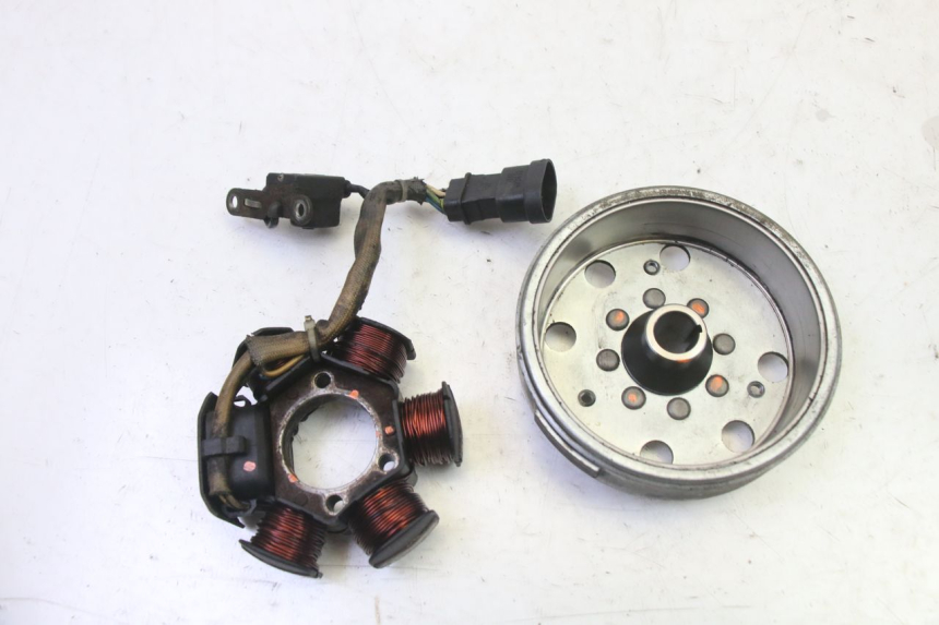 photo de ROTOR STATOR PIAGGIO NEW TYPHOON 50 (2010 - 2017) - Detail van het onderdeel