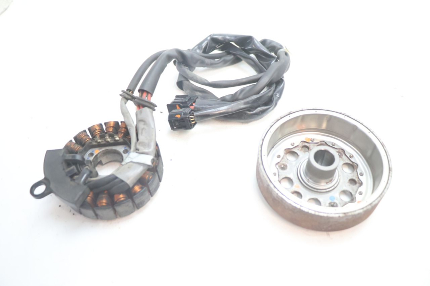 photo de ROTOR STATOREN HONDA PCX (JF28) 125 (2009 - 2011) - Detail van het onderdeel