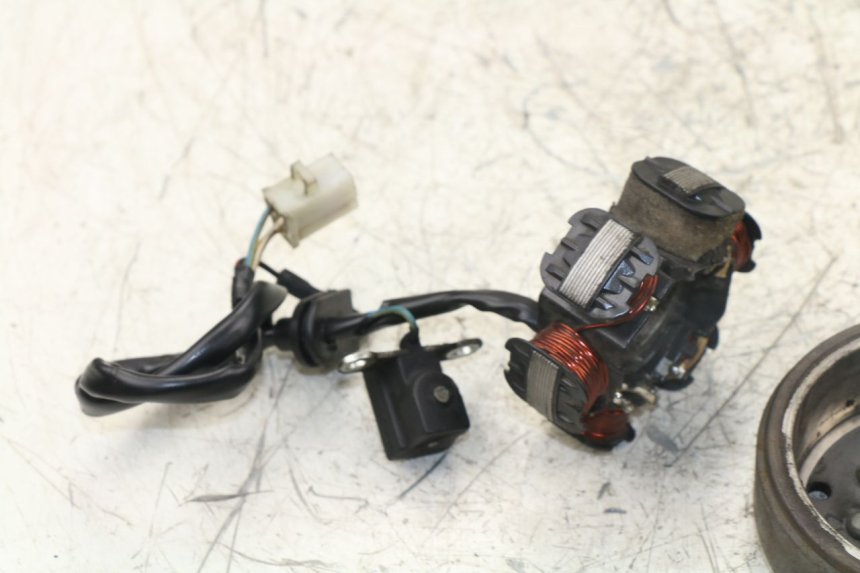 photo de ROTOR STATOREN PEUGEOT CITYSTAR 50 (2013 - 2017) - Andere kijkhoek