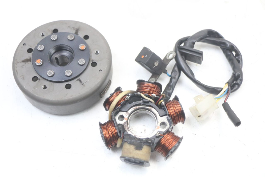 photo de ROTOR STATOREN PEUGEOT KISBEE 2T 50 (2010 - 2017) - Hoofdaanzicht