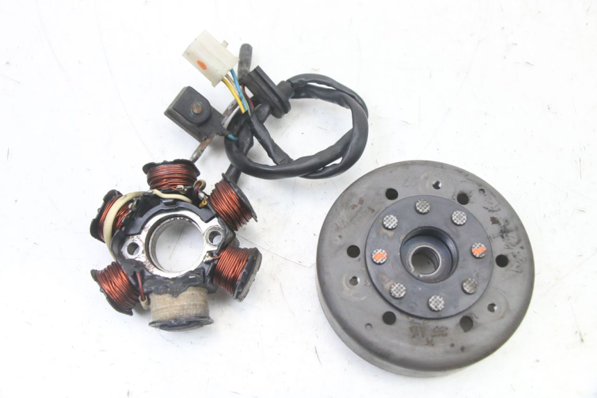 photo de ROTOR STATOREN PEUGEOT KISBEE 2T 50 (2010 - 2017) - Hoofdaanzicht