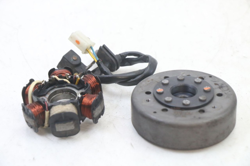 photo de ROTOR STATOREN PEUGEOT KISBEE 2T 50 (2010 - 2017) - Detail van het onderdeel