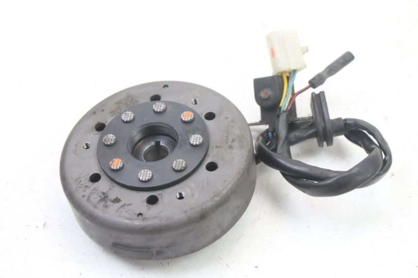 photo de ROTOR STATOREN PEUGEOT KISBEE 2T 50 (2010 - 2017) - Zoom op gebruiksstaat