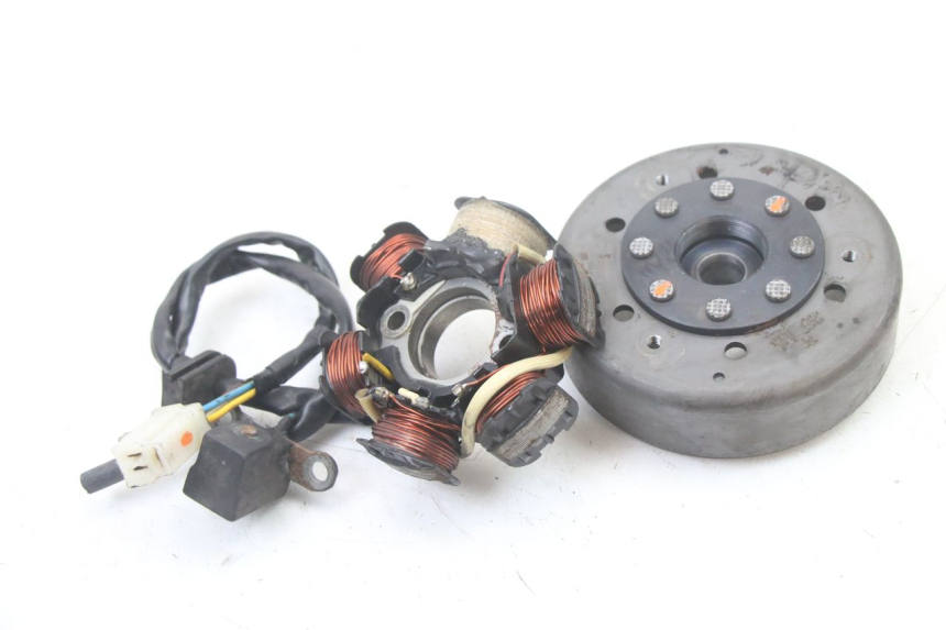 photo de ROTOR STATOREN PEUGEOT KISBEE 2T 50 (2010 - 2017) - Technische close-up