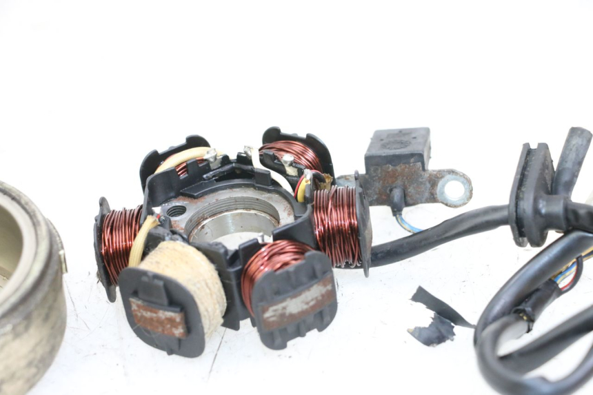 photo de ROTOR STATORE PEUGEOT LUDIX 50 (2008 - 2017) - Andere kijkhoek