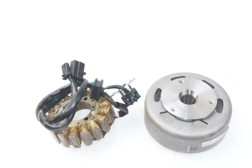 photo de ROTOR STATOREN SUZUKI RV VAN VAN 125 (2003 - 2008) - Bevestigingspunten