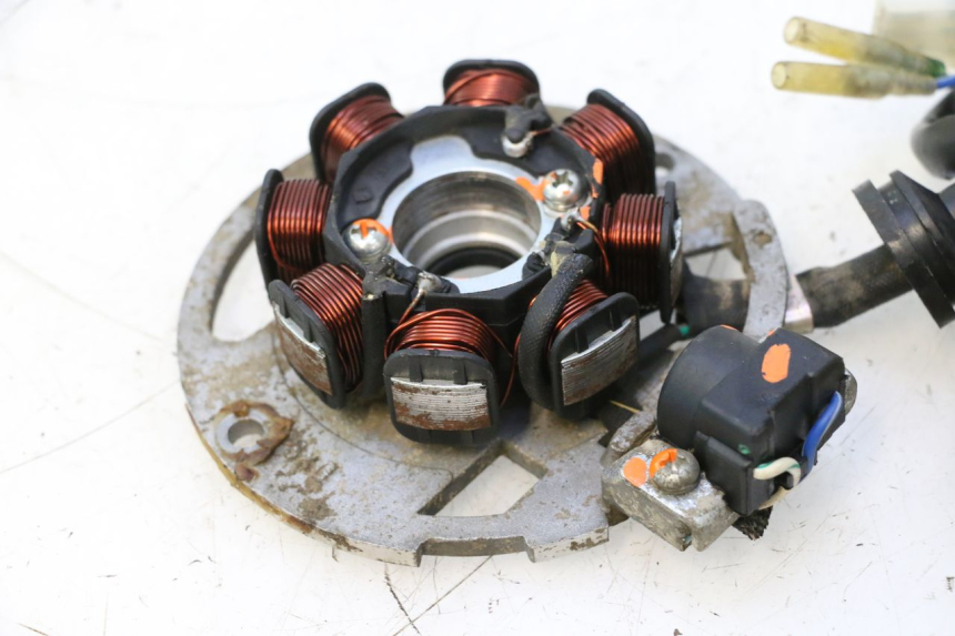 photo de ROTOR STATOR KEEWAY RY6 2T 50 (2011 - 2019) - Bevestigingspunten