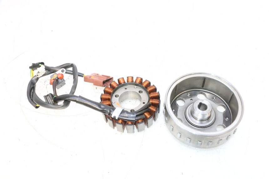 photo de ROTOR STATOR PEUGEOT SATELIS COMPRESSOR K15 125 (2006 - 2009) - Detail van het onderdeel