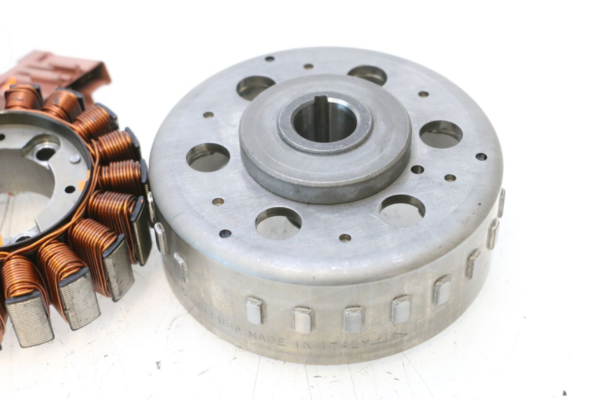 photo de ROTOR STATOR PEUGEOT SATELIS COMPRESSOR K15 125 (2006 - 2009) - Andere kijkhoek