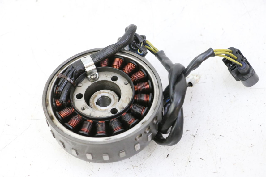 photo de ROTOR STATOREN PEUGEOT SATELIS 125 (2013 - 2018) - Detail van het onderdeel