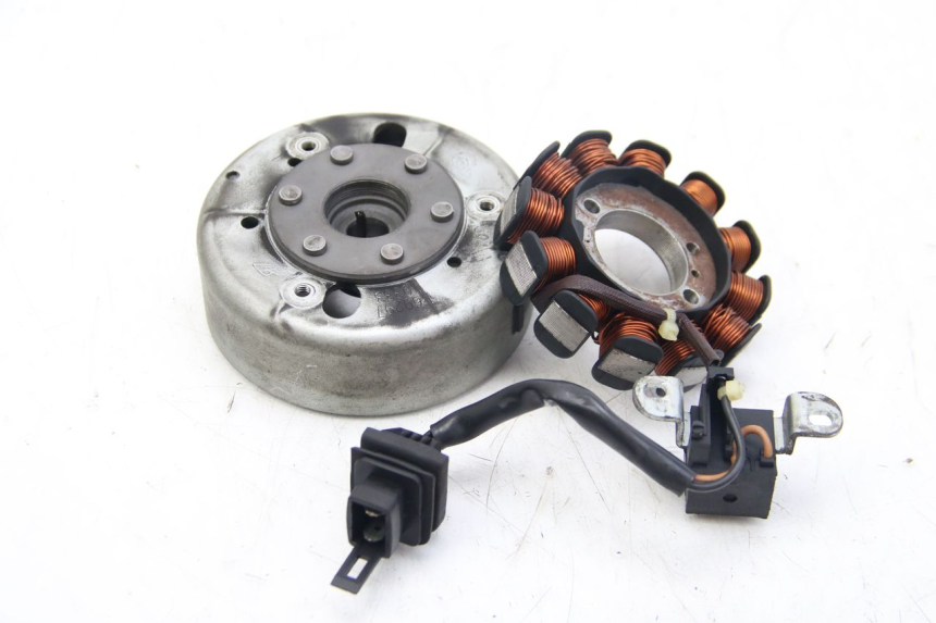 photo de ROTOR STATOR APRILIA SCARABEO 4T 50 (2009 - 2017) - Hoofdaanzicht