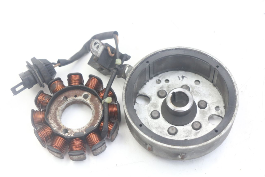 photo de ROTOR STATOREN APRILIA SCARABEO 100 (2003 - 2012) - Detail van het onderdeel