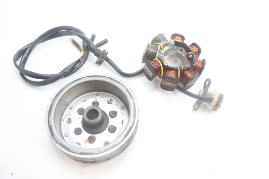 photo de ROTOR STATORE HONDA SCV LEAD 100 (2003 - 2007) - Detail van het onderdeel