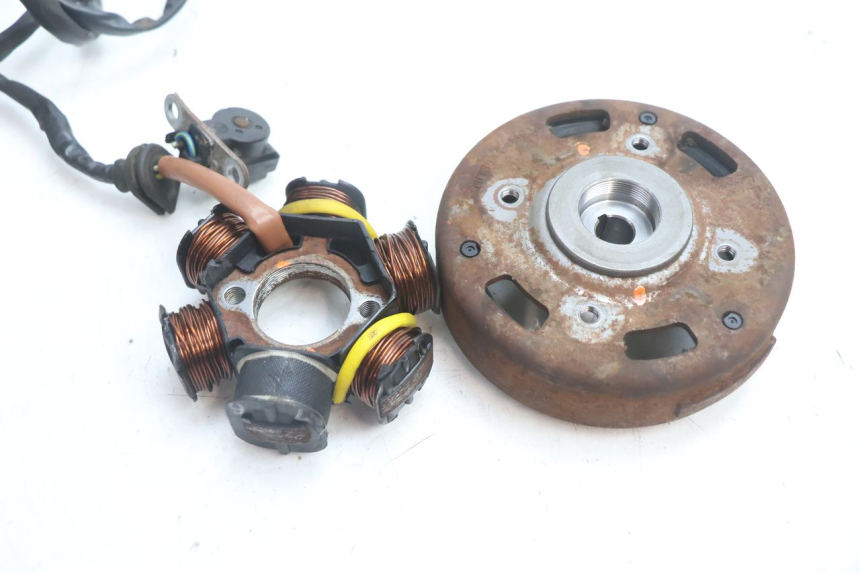photo de ROTOR STATOR PEUGEOT SPEEDFIGHT 2 AC 50 (2000 - 2009) - Technische close-up
