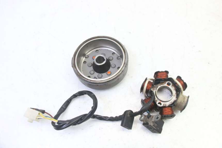 photo de ROTOR STATORE PEUGEOT SPEEDFIGHT 3 AIR 50 (2009 - 2015) - Detail van het onderdeel