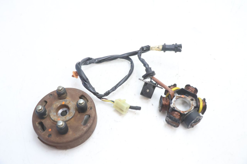 photo de ROTOR STATOR PEUGEOT SPEEDFIGHT LC 50 (1996 - 2002) - Hoofdaanzicht