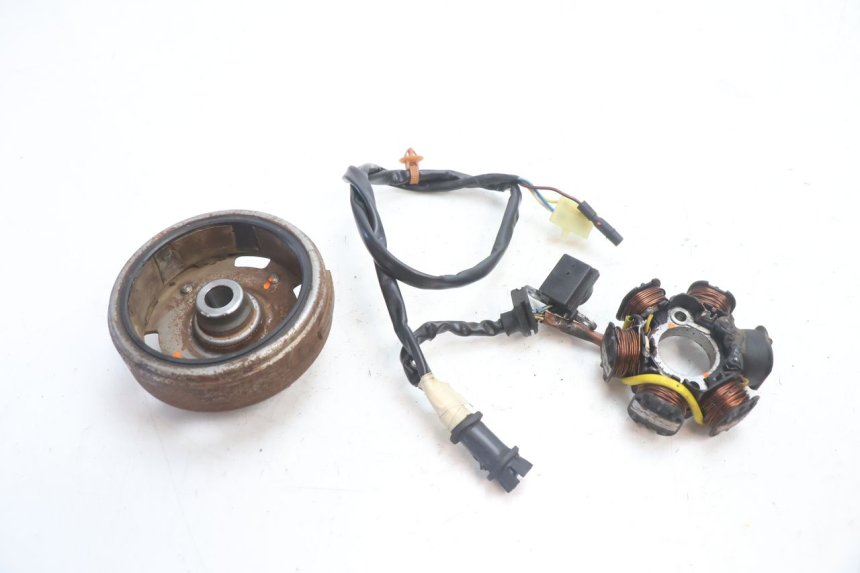 photo de ROTOR STATOR PEUGEOT SPEEDFIGHT LC 50 (1996 - 2002) - Detail van het onderdeel