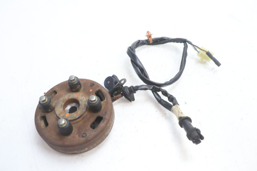 photo de ROTOR STATOR PEUGEOT SPEEDFIGHT LC 50 (1996 - 2002) - Zoom op gebruiksstaat