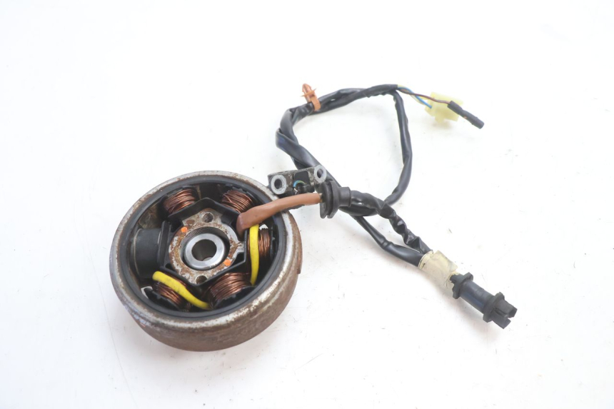photo de ROTOR STATOR PEUGEOT SPEEDFIGHT LC 50 (1996 - 2002) - Andere kijkhoek