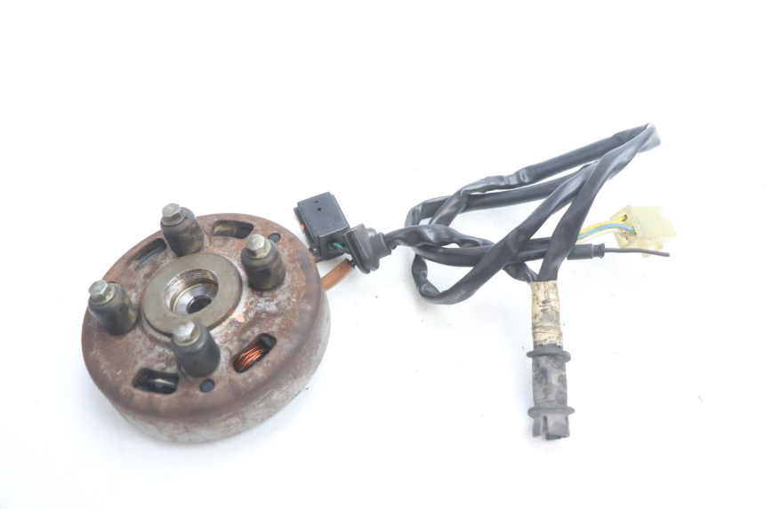photo de ROTOR STATOR PEUGEOT SPEEDFIGHT LC 50 (1996 - 2002) - Zoom op gebruiksstaat