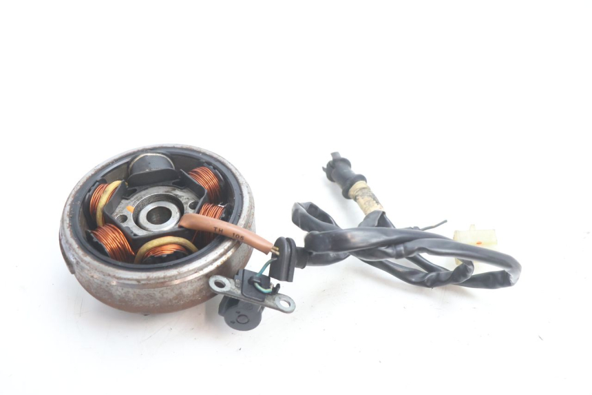 photo de ROTOR STATOR PEUGEOT SPEEDFIGHT LC 50 (1996 - 2002) - Andere kijkhoek