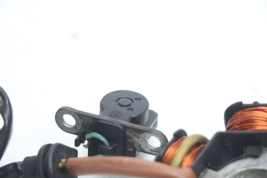 photo de ROTOR STATOR PEUGEOT SPEEDFIGHT LC 50 (1996 - 2002) - Bevestigingspunten
