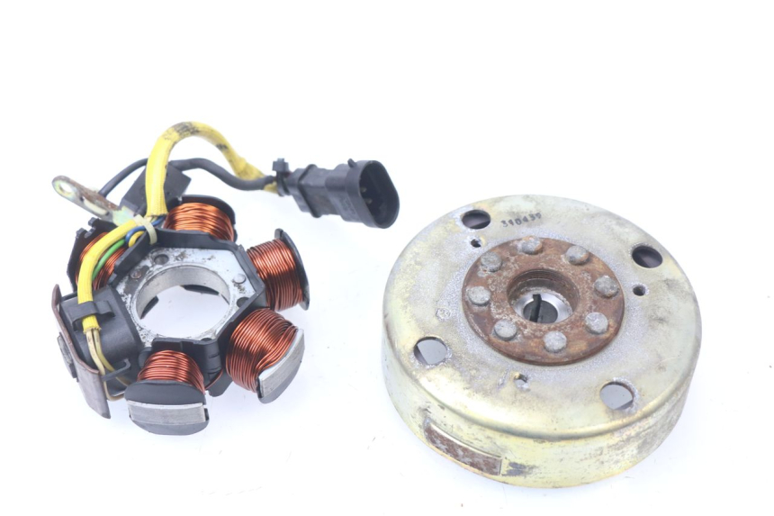 photo de ROTOR STATOREN APRILIA SR CARB LC 2T 50 (2004 - 2012) - Hoofdaanzicht
