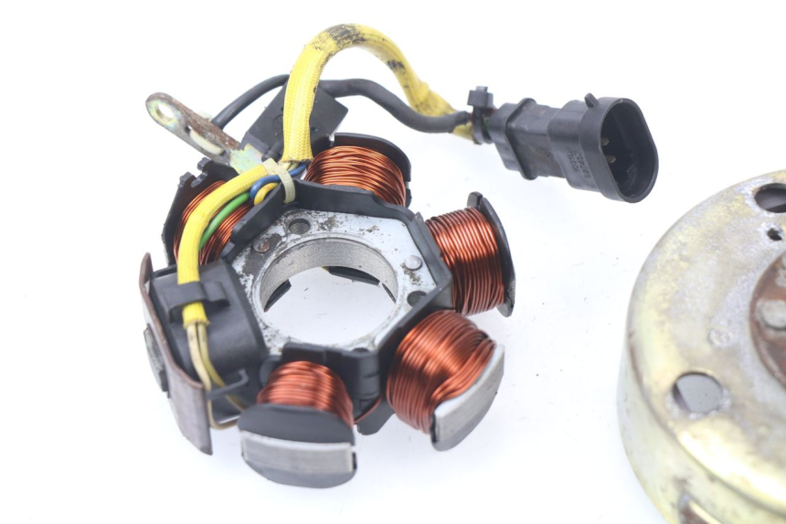 photo de ROTOR STATOREN APRILIA SR CARB LC 2T 50 (2004 - 2012) - Bevestigingspunten