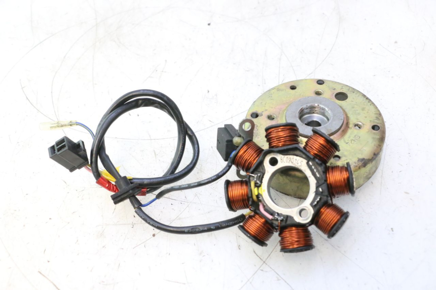 photo de ROTOR STATOR KYMCO SUPER 8 2T 50 (2007 - 2013) - Bevestigingspunten