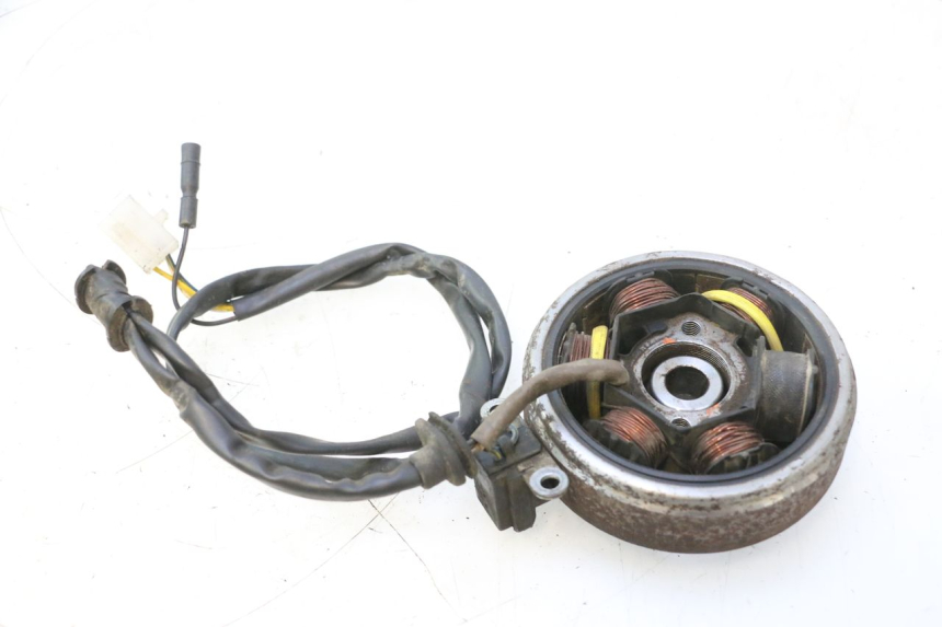 photo de ROTOR STATOREN PEUGEOT TREKKER 50 (1995 - 2004) - Detail van het onderdeel
