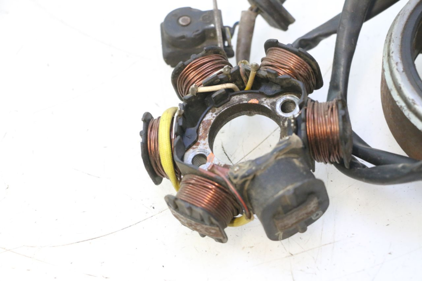 photo de ROTOR STATOREN PEUGEOT TREKKER 50 (1995 - 2004) - Andere kijkhoek