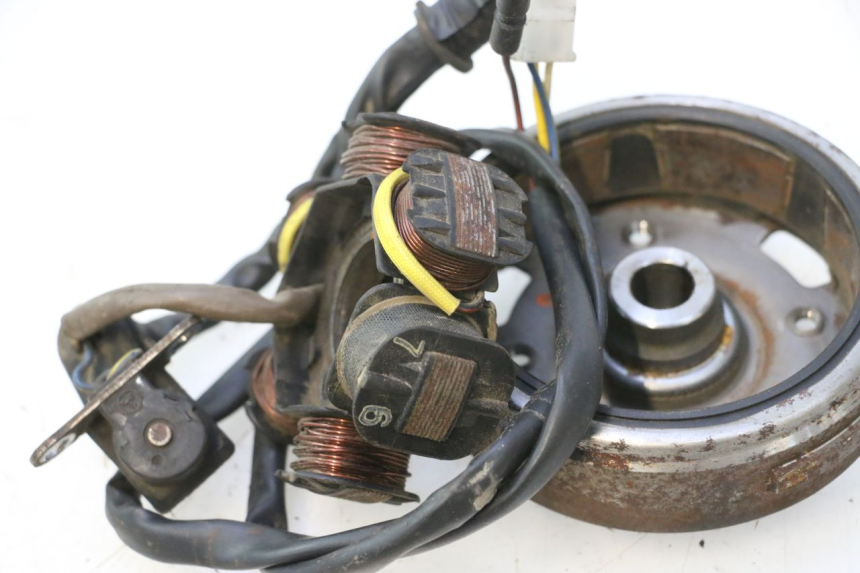 photo de ROTOR STATOREN PEUGEOT TREKKER 50 (1995 - 2004) - Technische close-up