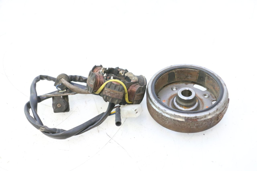 photo de ROTOR STATOREN PEUGEOT TREKKER 50 (1995 - 2004) - Markeringen en referenties