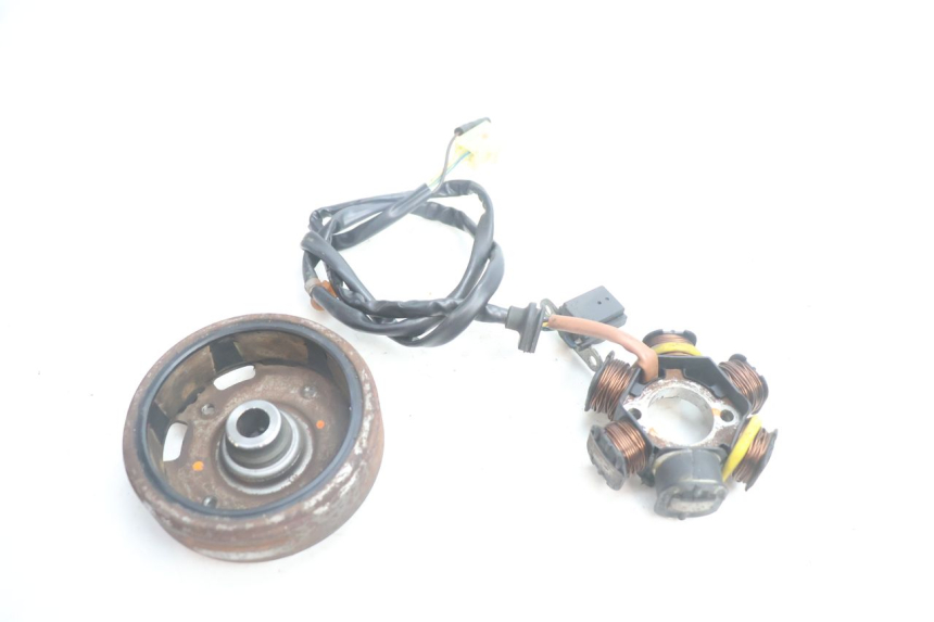 photo de ROTOR STATOREN PEUGEOT TREKKER 50 (1995 - 2004) - Detail van het onderdeel